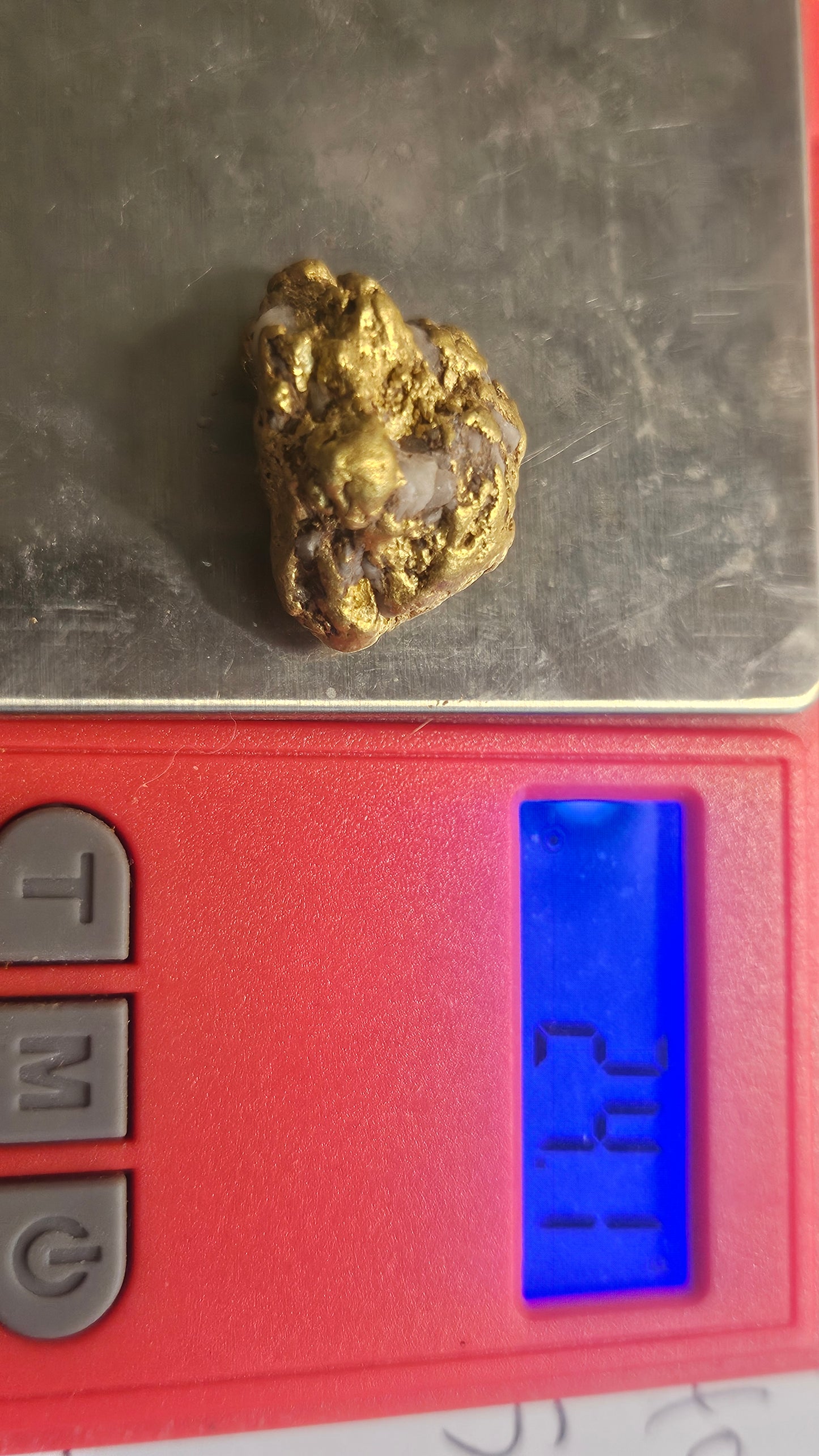Beautiful quartz and gold nugget from Mexico 24.1 grams