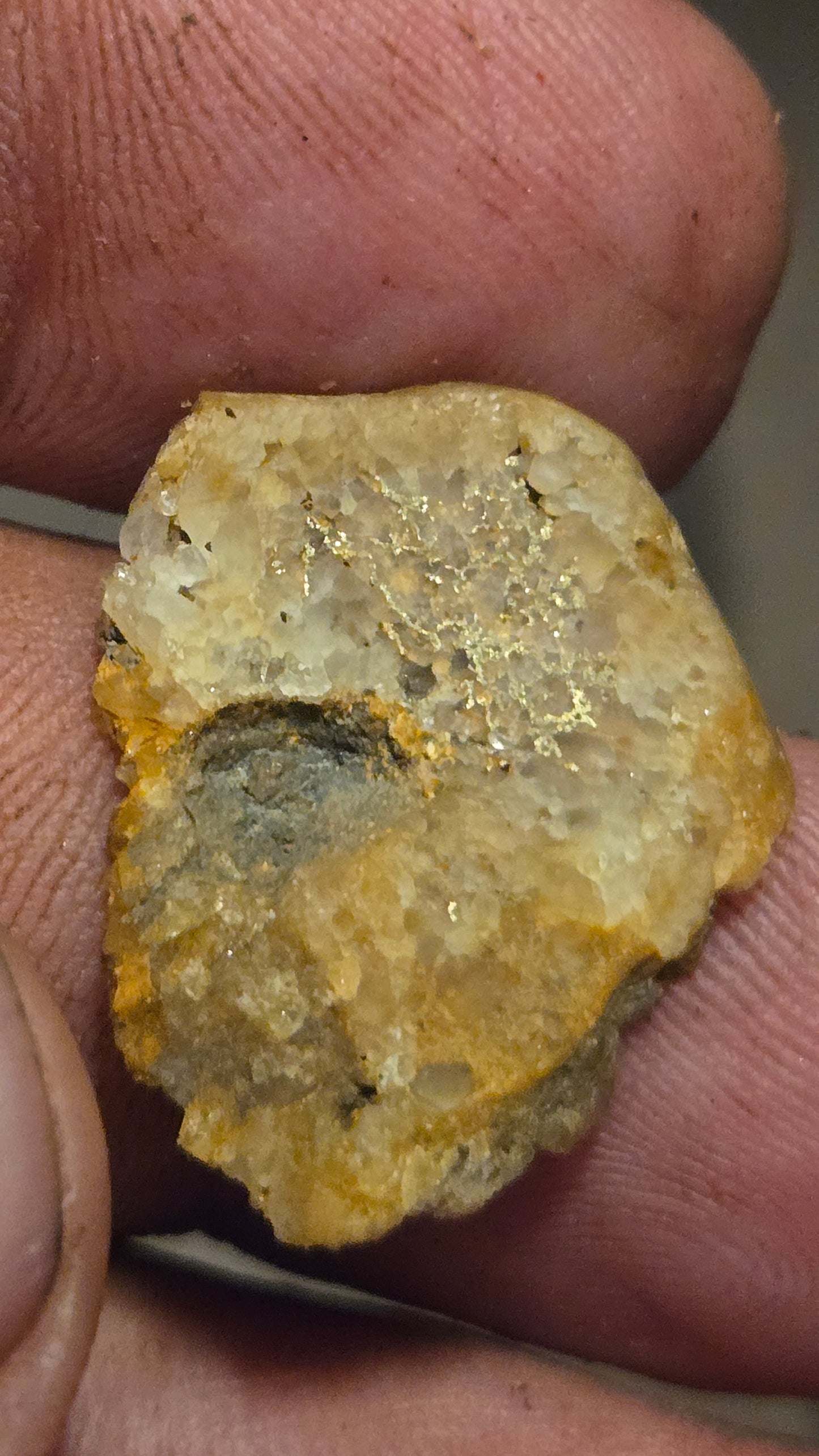 Dynamic color quartz and gold slab - 2.23 grams - 2.62 mm
