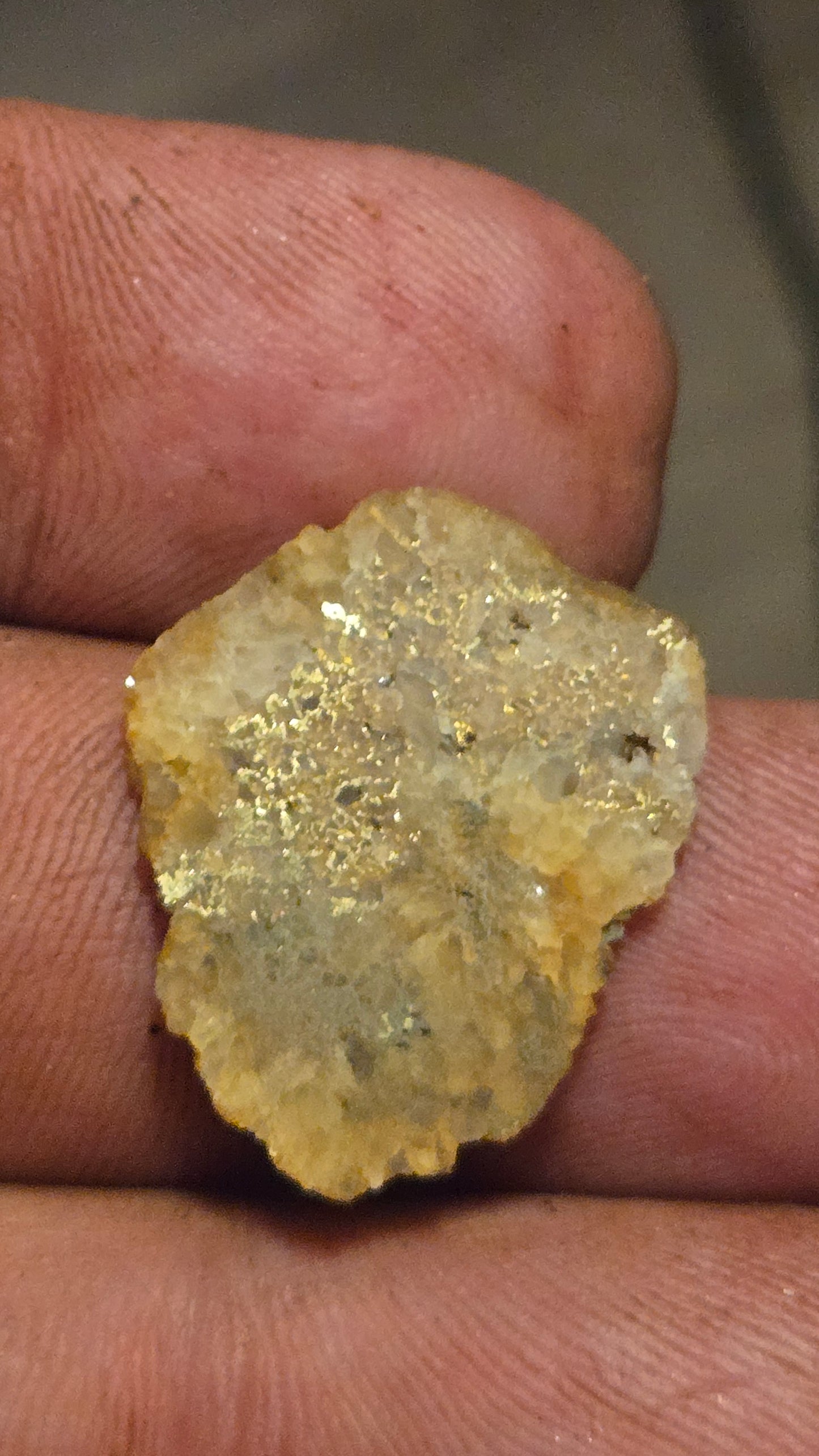 Dynamic color quartz and gold slab - 2.23 grams - 2.62 mm