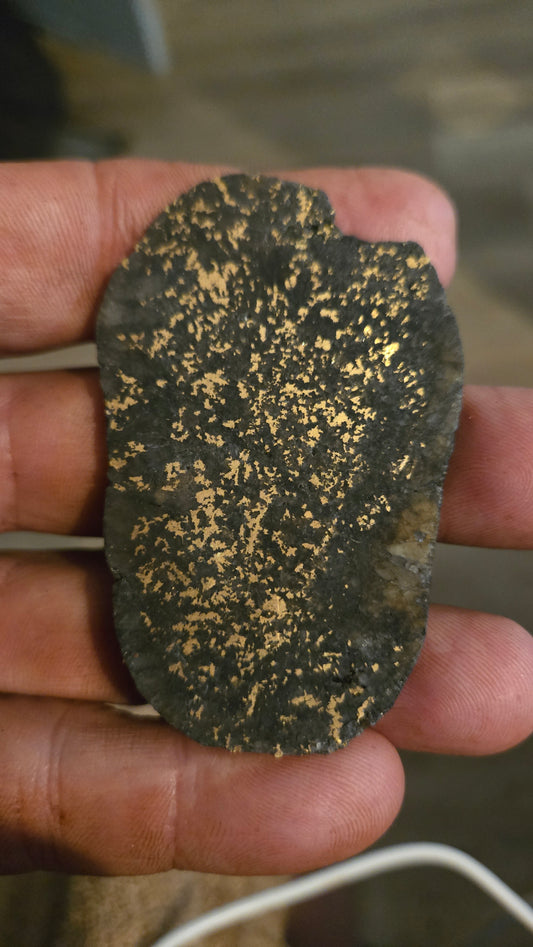 Black quartz and gold slab - 35.8 grams - 3.6mm thick