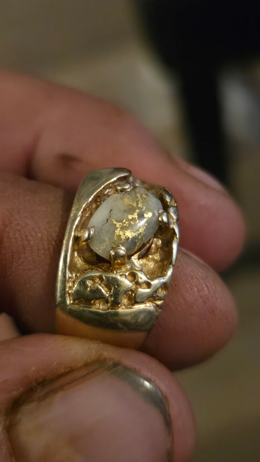 14k gold and gold and quartz ring. Size 8.5 - 6.76 grams