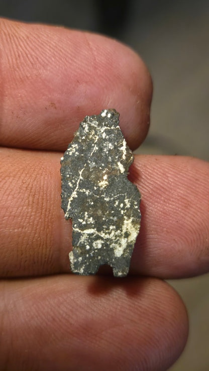 Black quartz and gold slab - 2.00 grams - 2.7 mm