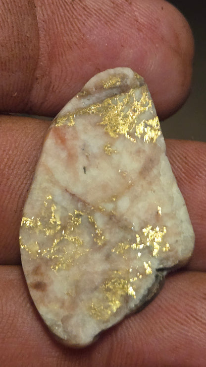 Rose color quartz and gold slab - 5.17 grams - 2.94 mm