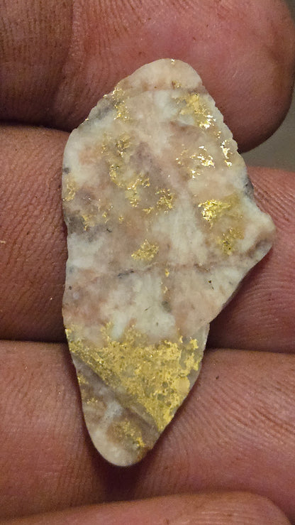 Rose color quartz and gold slab - 4.02 grams - 2.80 mm