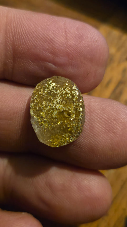Oval Gold in Quartz Cabochon – 1.76g
