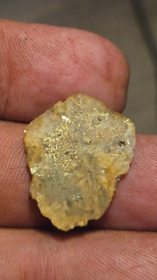 Dynamic color quartz and gold slab - 2.23 grams - 2.62 mm